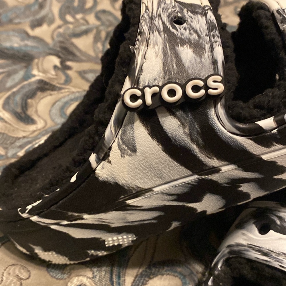 NWOT CROCS Never Worn - Picture 3 of 4